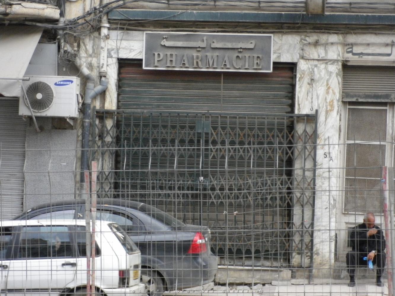 153 ancienne pharmacie a cote de la galileenne bd joffre.JPG